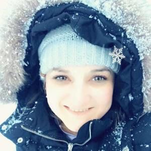 Meet your Posher, Larissa